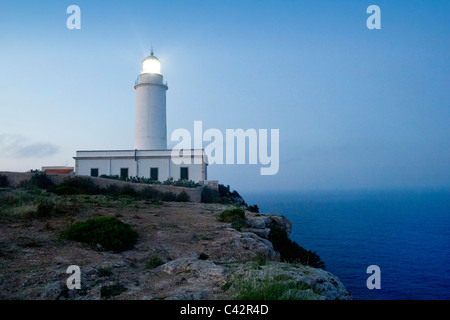 Kap Barbaria Leuchtturm Sonnenuntergang Beleuchtung Mittelmeer Formentera Insel Stockfoto