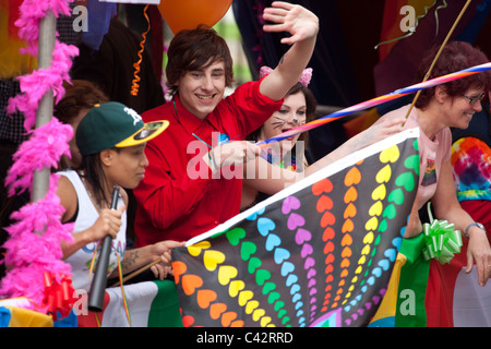 Die Parade am Birmingham Gay Pride 2011. Stockfoto