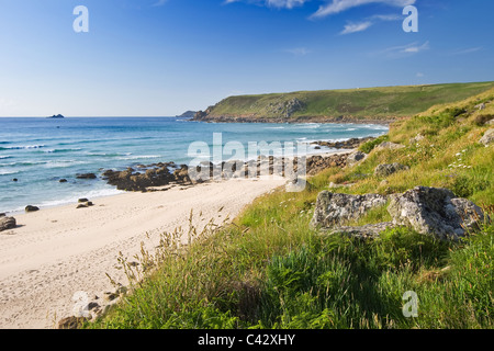 Sennen Beach mit Blick auf Cape Cornwall, West Cornwall, England UK Stockfoto