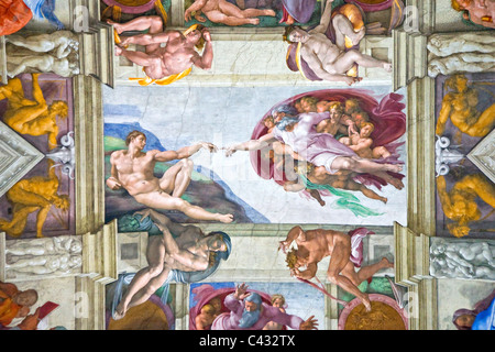 Michelangelos "Erschaffung Adams", Sixtinische Kapelle, Rom, Italien Stockfoto