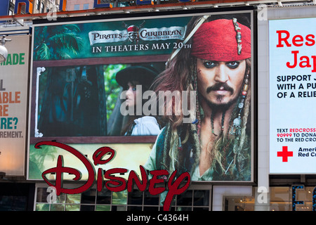 Werbung für Piraten der Karibik On Stranger Tides, Times Square, Manhattan, New York City, USA Stockfoto