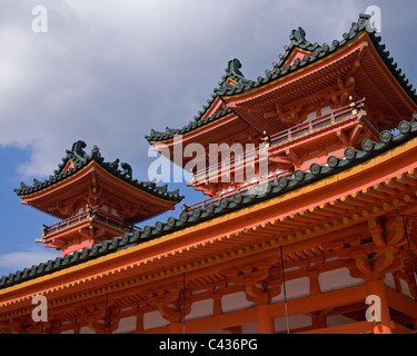 Die Heian-Schrein (平安神宮 Heian Jingū) ist ein Shinto-Schrein befindet sich in Kyoto, Japan. Stockfoto