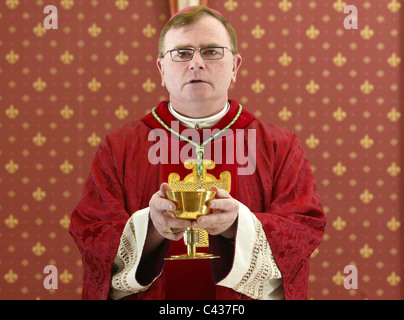 Vater Pat Buckley, ein Rebell-Priester, wurde exkommuniziert, als er als Bischof in eine unabhängige Kirche ordiniert wurde. Seine Redekunst ist Stockfoto