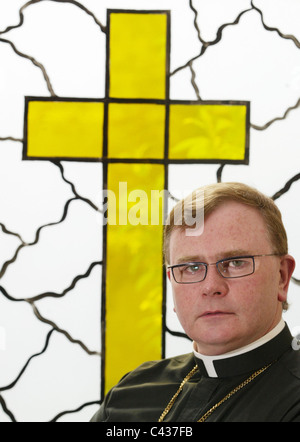 Vater Pat Buckley, ein Rebell-Priester, wurde exkommuniziert, als er als Bischof in eine unabhängige Kirche ordiniert wurde. Seine Redekunst ist Stockfoto