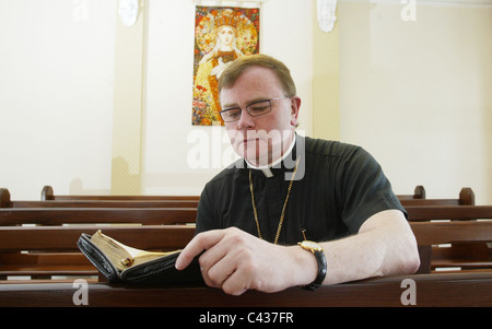 Vater Pat Buckley, ein Rebell-Priester, wurde exkommuniziert, als er als Bischof in eine unabhängige Kirche ordiniert wurde. Seine Redekunst ist Stockfoto