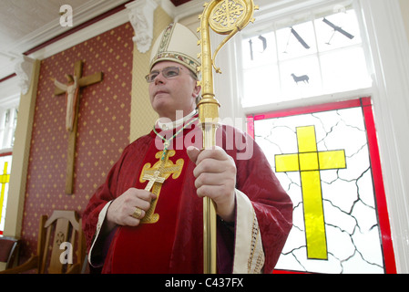 Vater Pat Buckley, ein Rebell-Priester, wurde exkommuniziert, als er als Bischof in eine unabhängige Kirche ordiniert wurde. Seine Redekunst ist Stockfoto