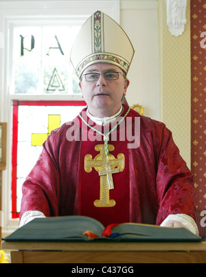 Vater Pat Buckley, ein Rebell-Priester, wurde exkommuniziert, als er als Bischof in eine unabhängige Kirche ordiniert wurde. Seine Redekunst ist Stockfoto