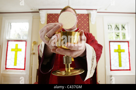 Vater Pat Buckley, ein Rebell-Priester, wurde exkommuniziert, als er als Bischof in eine unabhängige Kirche ordiniert wurde. Seine Redekunst ist Stockfoto