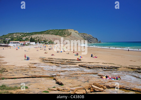 Blick auf den Strand, Praia da Luz, Algarve, Portugal Stockfoto