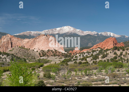Pikes Peak und Garden of the Gods in Colorado Springs, CO Stockfoto