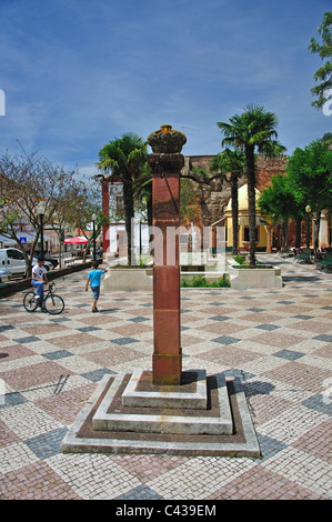 Altes Pillory, Largo do Castelo, Silves, Algarve, Portugal Stockfoto