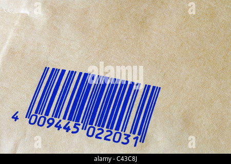 Barcode in blau gedruckt auf einem Braunen Stockfoto