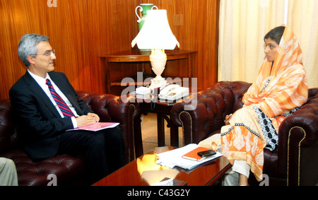 Hina Rabbani Khar Minister für auswärtige Angelegenheiten, Gespräche mit Rauf Motor Sondergesandten der Vereinten Nationen Stockfoto