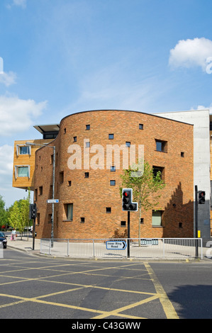 Zeitgenössisches modernes Gebäude der York St John University, Außenansicht York North Yorkshire England Vereinigtes Königreich GB Großbritannien Stockfoto