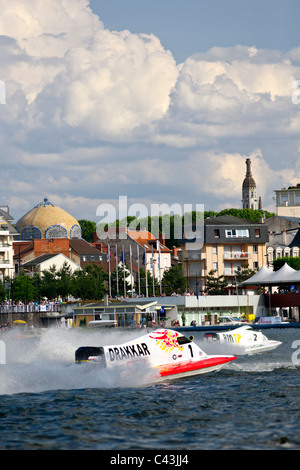 Die Frankreich-Powerboat racing Meisterschaft organisiert auf dem See Allier von der französische Verband der Motorbootrennen in Vichy. Stockfoto