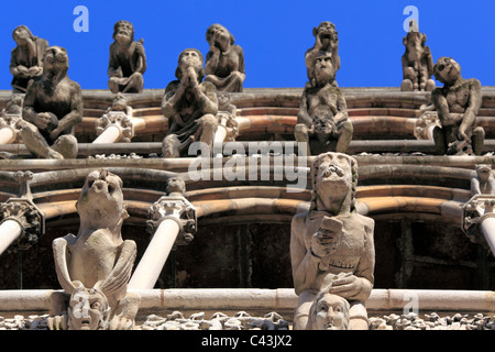 Frankreich, Französisch, West-Europa, Europa, europäische, Architektur, Gebäude, Stadt, Stadt, Statue, Skulptur, Kunst, Fassade, blauer Himmel, Stockfoto