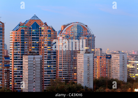 Europa, europäische, Osteuropa, Moskau, Russland, Russisch, Stadt, Stadt, Haus, Häuser, Straße, Straßen, Ansicht von oben, Sonnenuntergang, Stockfoto