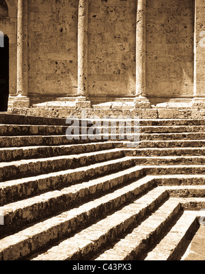 Treppe der Massa Marittima Kathedrale, Mrittima Massa, Toskana, Italien Stockfoto