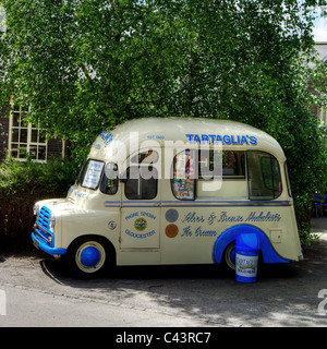 Alten altmodischen Eiswagen an Toddington Station, Gloucestershire, UK Stockfoto