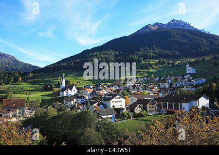 Reisen, Natur, Geografie, Europa, Schweiz, Graubünden, Graubünden, Oberhalbstein, Savognin, Schweizer Alpen, Berg, Dorf, Chu Stockfoto