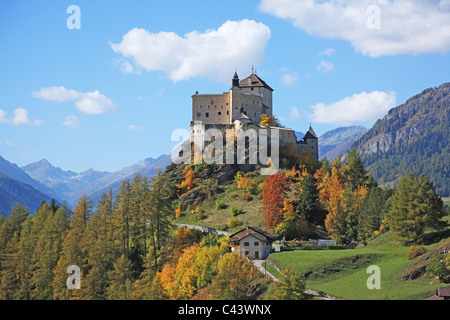 Reisen, Natur, Geografie, Europa, Schweiz, Graubu modern, Graubünden, Engadin, Tarasp, Schweizer Alpen, Schloss, Dorf, Haus, übe Stockfoto