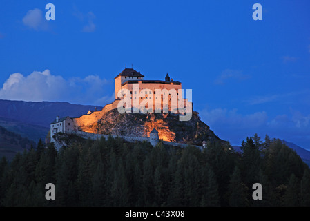 Ravel, Natur, Geografie, Europa, Schweiz, Graubu modern, Graubünden, Engadin, Tarasp, Schweizer Alpen, Schloss, Dorf, Haus, ruhig Stockfoto