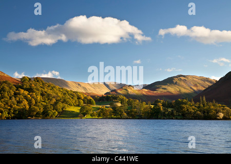 Blick über Ullswater Richtung Beda fiel und Martindale gemeinsamen, Cumbria. Stockfoto