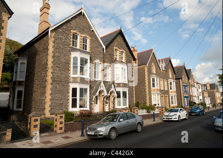 Eine Reihe von solide gebaut 1930 halb freistehende Stadthäuser in Aberystwyth, Ceredigion, Wales UK Stockfoto
