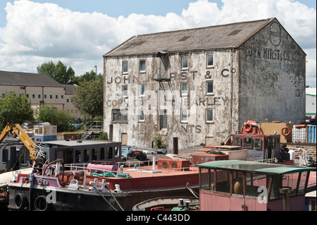 John Hurst & Co Mühle bei 21, Thornes Lane, Wakefield durch den Fluß Calder Gallery Walk, Wakefield, West Yorkshire WF1 5AW Stockfoto