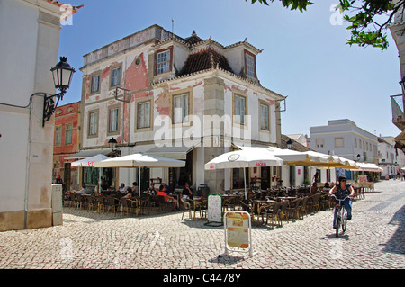 Straßencafé in Old Town, Vila Real de Santo António, Region Distrikt Faro, Algarve Portugal Stockfoto