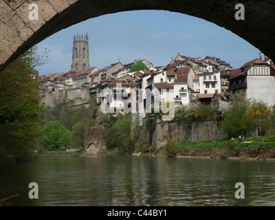 Altstadt, Fluss, fließen, Kanton Freiburg, Schweiz, Freiburg, Kathedrale, Saane, Stadt, Stadt, steinerne Brücke, Wasser, Brücke, Stockfoto