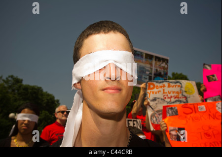 Protest gegen Tabakwerbung gezielt an Jugendliche, am Union Square in New York. Stockfoto