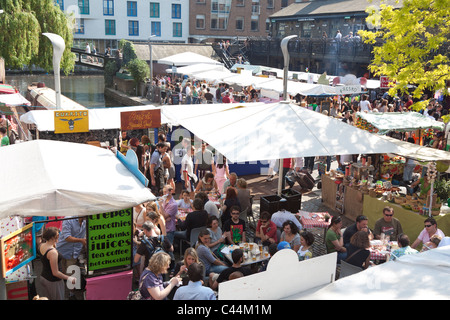 Am Wochenende Essen Stände - Camden Lock Market - London Stockfoto