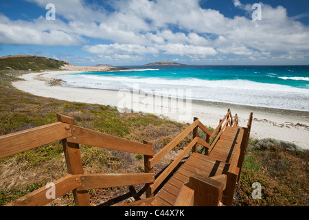 Promenade führt Lachs Strand hinunter. Esperance, Western Australia, Australien Stockfoto