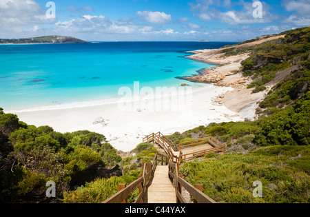 Hinunter zum Blue Haven Beach Boardwalk. Esperance, Western Australia, Australien Stockfoto