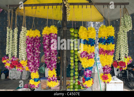 Malaysia, Kuala Lumpur, Sri Mahamariamman Tempel, Jasmin Girlanden am Marktstand Stockfoto