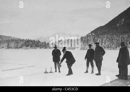 Prinzregent Luitpold von Bayern spielen, Eisstockschießen, 1911 Stockfoto