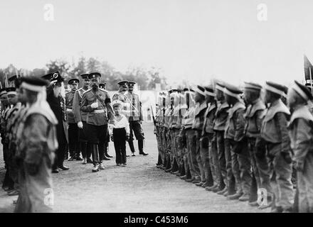 Zar Nicholas II mit seinem Sohn Alexei Stockfoto