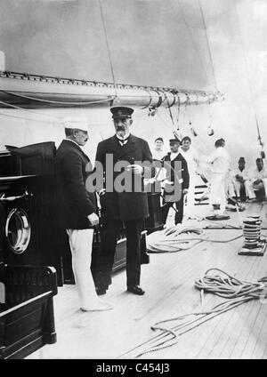 Kaiser Wilhelm II. und Theobald von Bethmann-Hollweg auf der Kieler Woche, 1911 Stockfoto