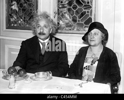 Albert Einstein und seine Frau an Bord der S.S. Belgenland, 1930 Stockfoto