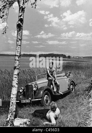 Gateway mit Auto, 1937 Stockfoto