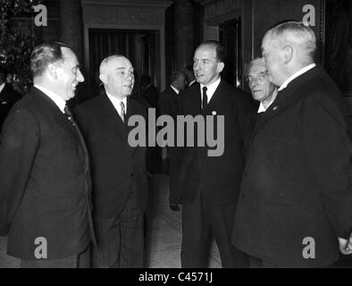 Mikecz, Sztojay, Roland Freisler, Erwin Bumke, Franz Gurtner im Rahmen eines Empfangs, 1938 Stockfoto