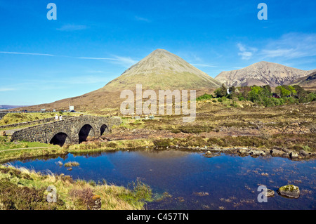 Die alte Straßenbrücke bei Glen Sligachan in Insel von Skye, Schottland Stockfoto