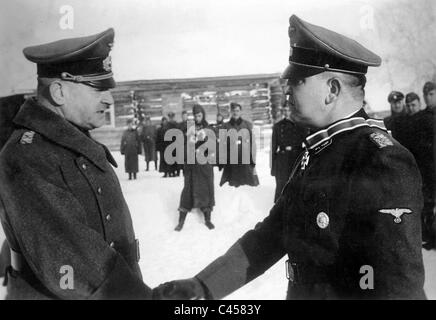 Theodor Eicke ausgezeichnet mit dem Ritterkreuz, 1941 Stockfoto