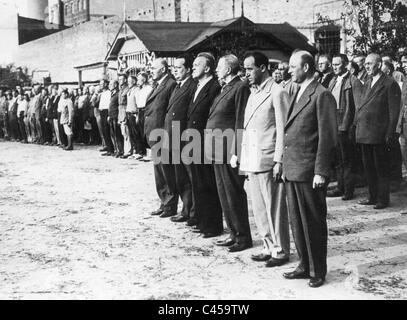 Prominente Häftlinge aus Radio und Politik im KZ Oranienburg, 1933 Stockfoto