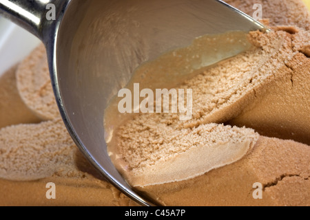 Schokoladen-Eis-Schaufel Stockfoto