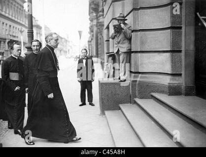 Nuntius Eugenio Pacelli auf dem Weg zum preußischen Konkordats 1929 melden Stockfoto