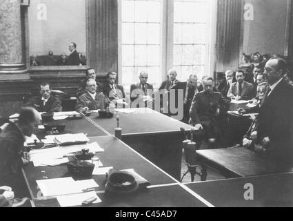 Roland Freisler, Gerhard Goerisch, Ernst Lautz, Paul Lejeune-Jung in den Volksgerichtshof, 1944 Stockfoto