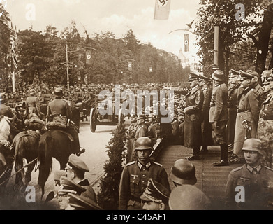 Hitler bei Siegesparade in Warschau, 1939 Stockfoto