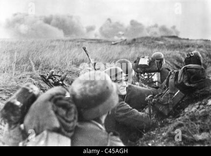 Deutsche Soldaten während des Kampfes in der Schlacht von Wjasma und Brjansk, 1941 Stockfoto